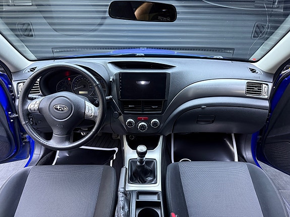 Subaru Impreza 9 of 30