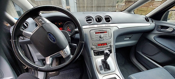 Ford S-MAX 8 of 8