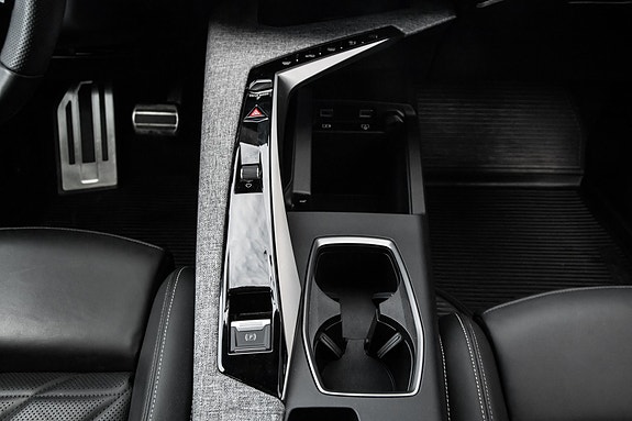 Peugeot e-5008 20 of 25