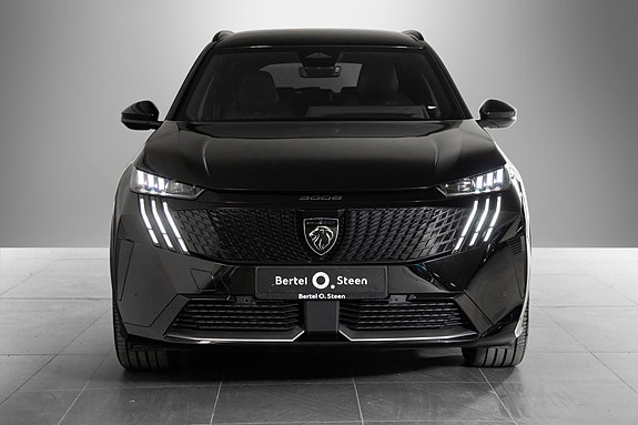 Peugeot e-5008 3 of 25
