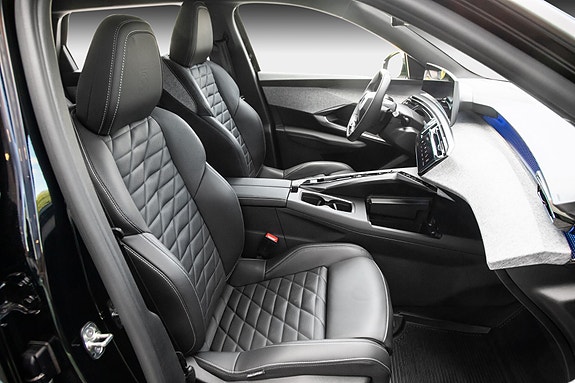 Peugeot e-5008 23 of 25