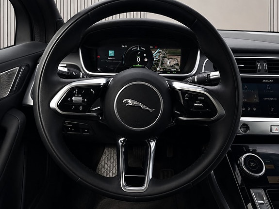 Jaguar I-PACE 12 of 26