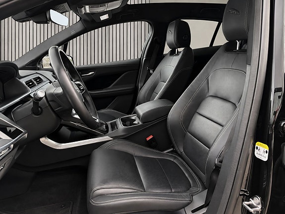 Jaguar I-PACE 9 of 26