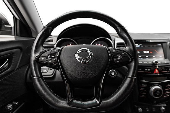 SsangYong XLV 12 of 25