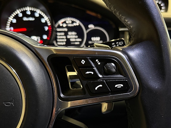 Porsche Panamera 23 of 30