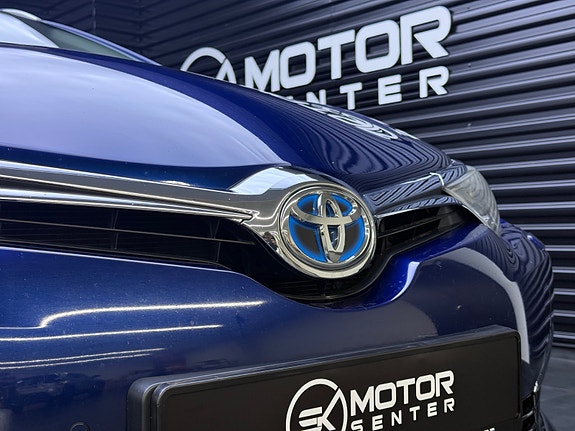 Toyota Auris 5 of 30