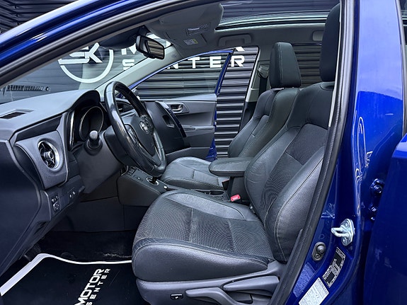 Toyota Auris 25 of 30