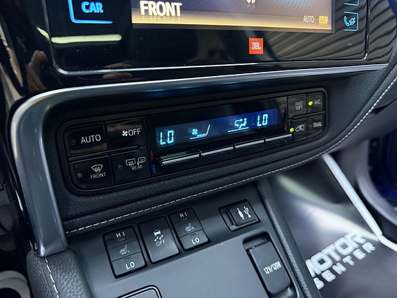 Toyota Auris 22 of 30
