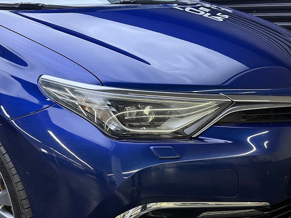 Toyota Auris 4 of 30