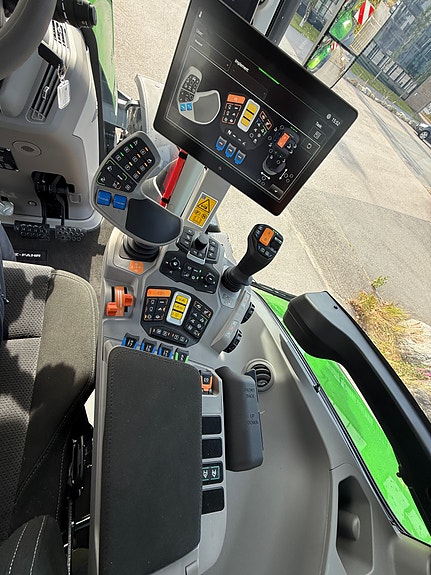 Deutz Fahr 8340 12 of 18