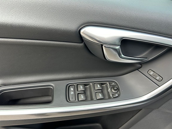 Volvo V60 11 of 30