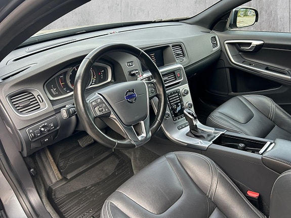 Volvo V60 12 of 30