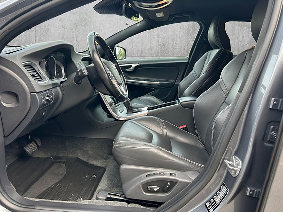 Volvo V60 10 of 30
