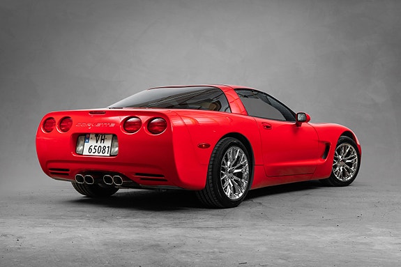 Chevrolet Corvette 3 of 30