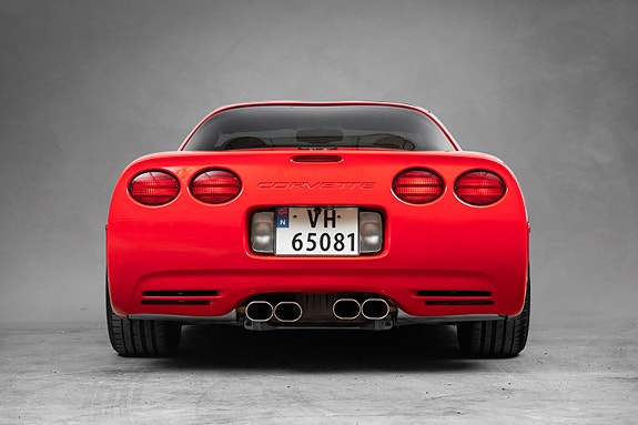 Chevrolet Corvette 5 of 30