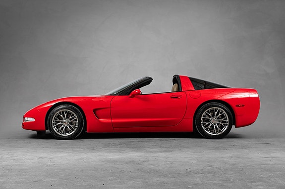 Chevrolet Corvette 11 of 30