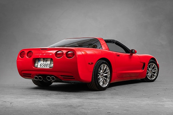 Chevrolet Corvette 12 of 30