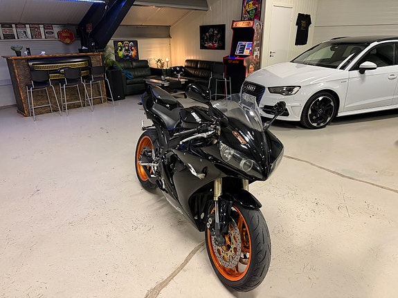 Yamaha YZF-R1 180HK LAV KM//MYE PÅKOSTET//BØR SEES 2 of 9