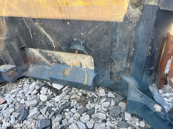 Hyundai Motvekt / lodd til Hyundai 145 gravemaskin 6 of 10
