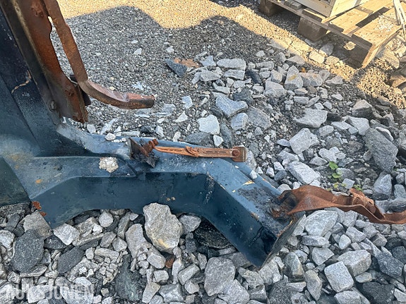 Hyundai Motvekt / lodd til Hyundai 145 gravemaskin 7 of 10