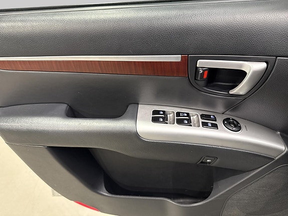 Hyundai Santa Fe 27 of 30