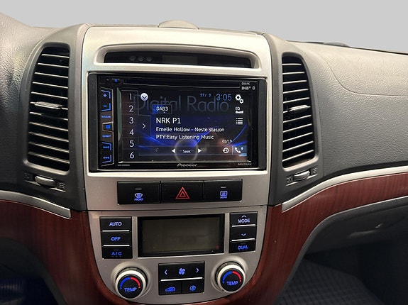 Hyundai Santa Fe 12 of 30