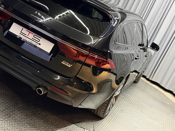 Jaguar XF 10 of 21