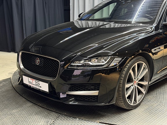 Jaguar XF 4 of 21