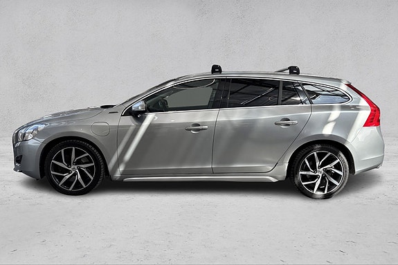 Volvo V60 2 of 27
