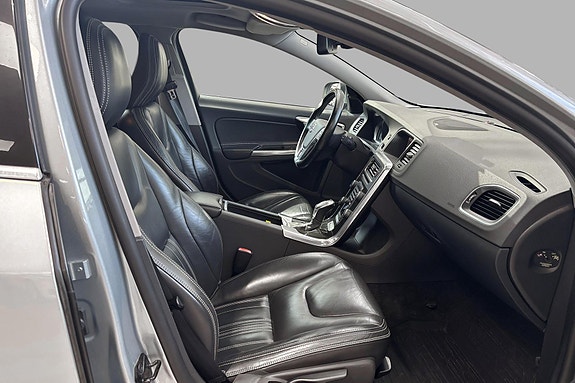 Volvo V60 15 of 27