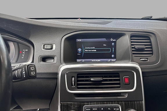 Volvo V60 14 of 27