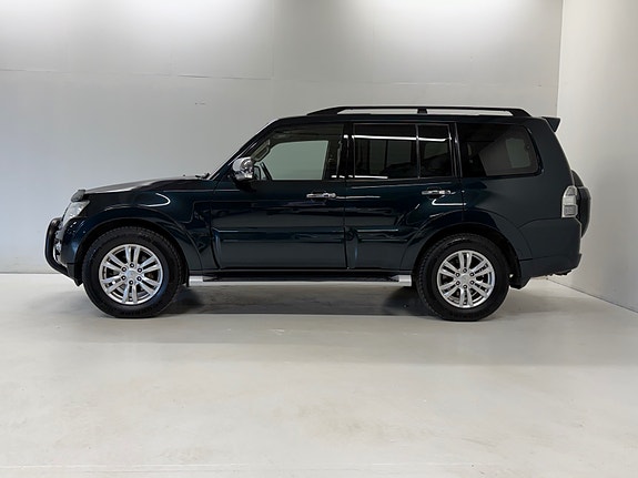 Mitsubishi Pajero 6 of 27