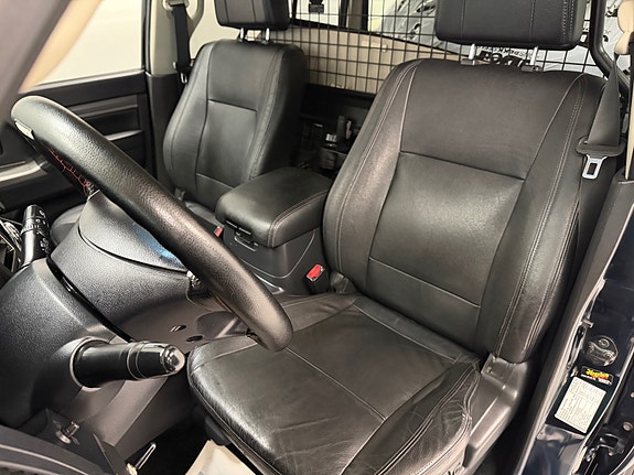 Mitsubishi Pajero 19 of 27