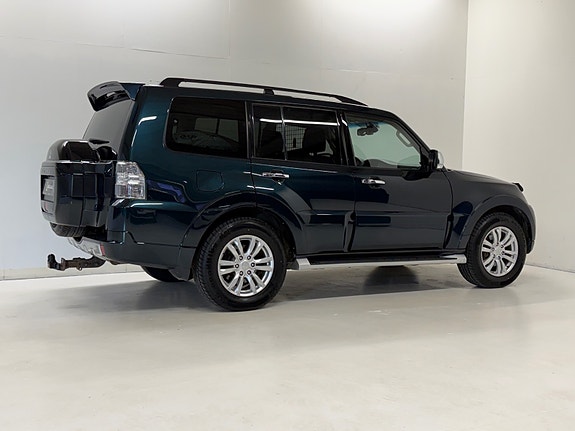 Mitsubishi Pajero 11 of 27