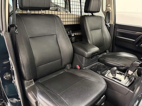 Mitsubishi Pajero 16 of 27
