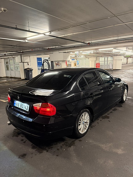BMW 320d 4 of 14