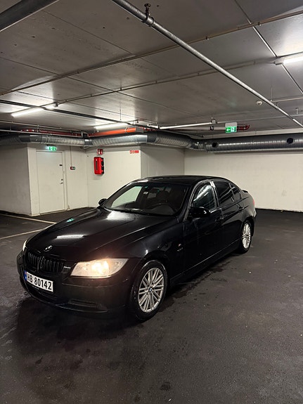 BMW 320d 8 of 14