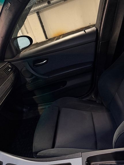 BMW 320d 13 of 14