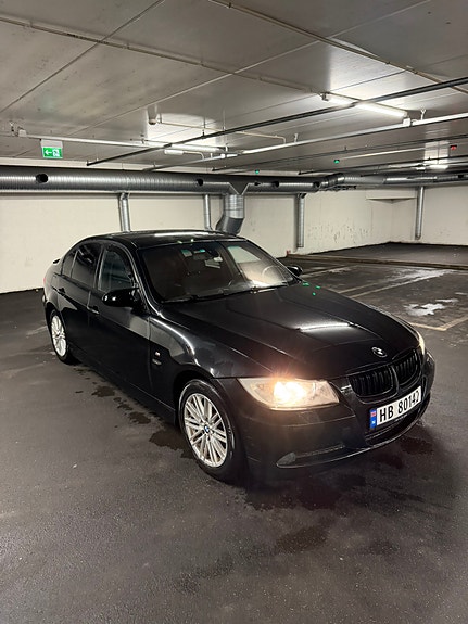 BMW 320d 2 of 14