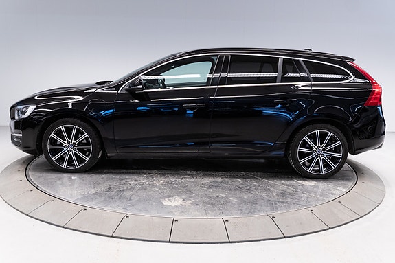 Volvo V60 2 of 30