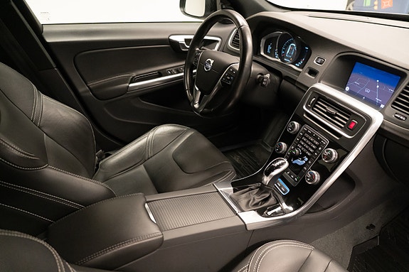 Volvo V60 13 of 30