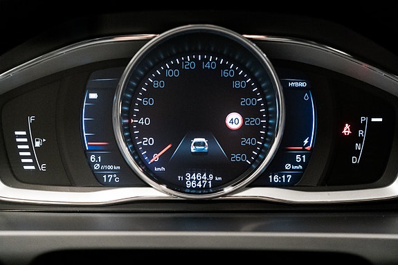 Volvo V60 15 of 30