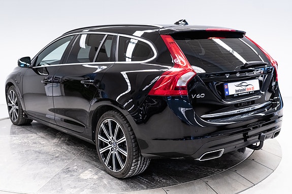 Volvo V60 9 of 30