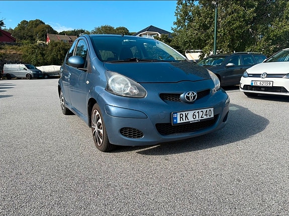Toyota Aygo 2 of 15