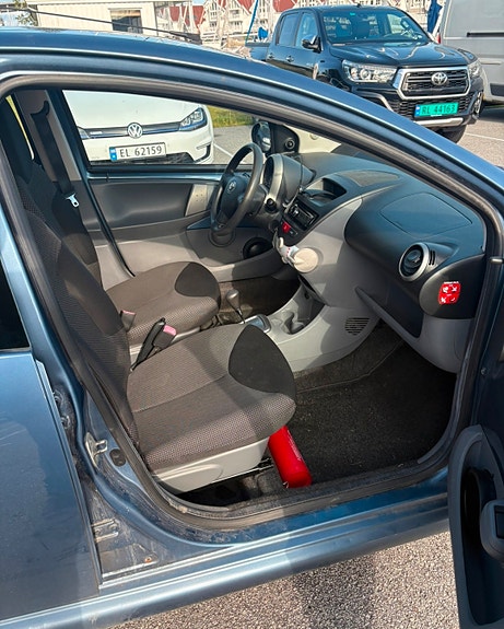 Toyota Aygo 7 of 15