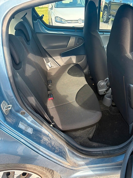 Toyota Aygo 6 of 15