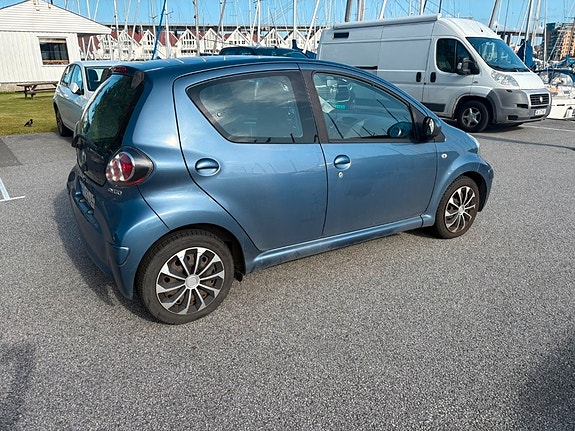 Toyota Aygo 5 of 15