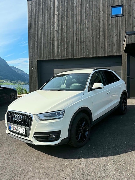 Audi Q3 3 of 25