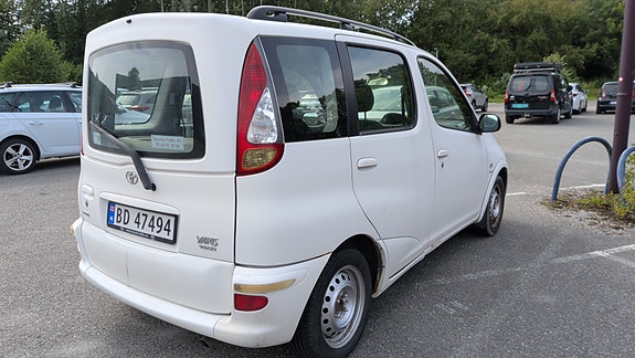 Toyota Yaris Verso 3 of 12