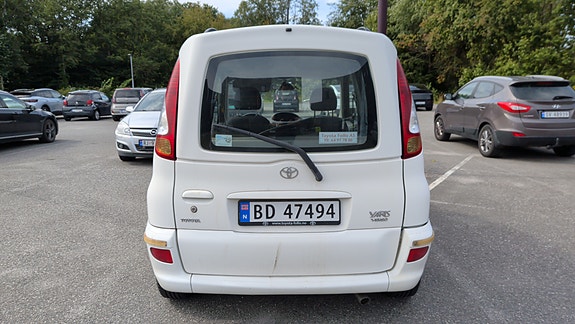 Toyota Yaris Verso 5 of 12
